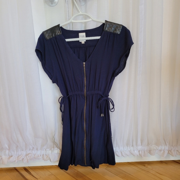 👚 Blue long shirt with leather shoulders 👥♻️ - Picture 1 of 4